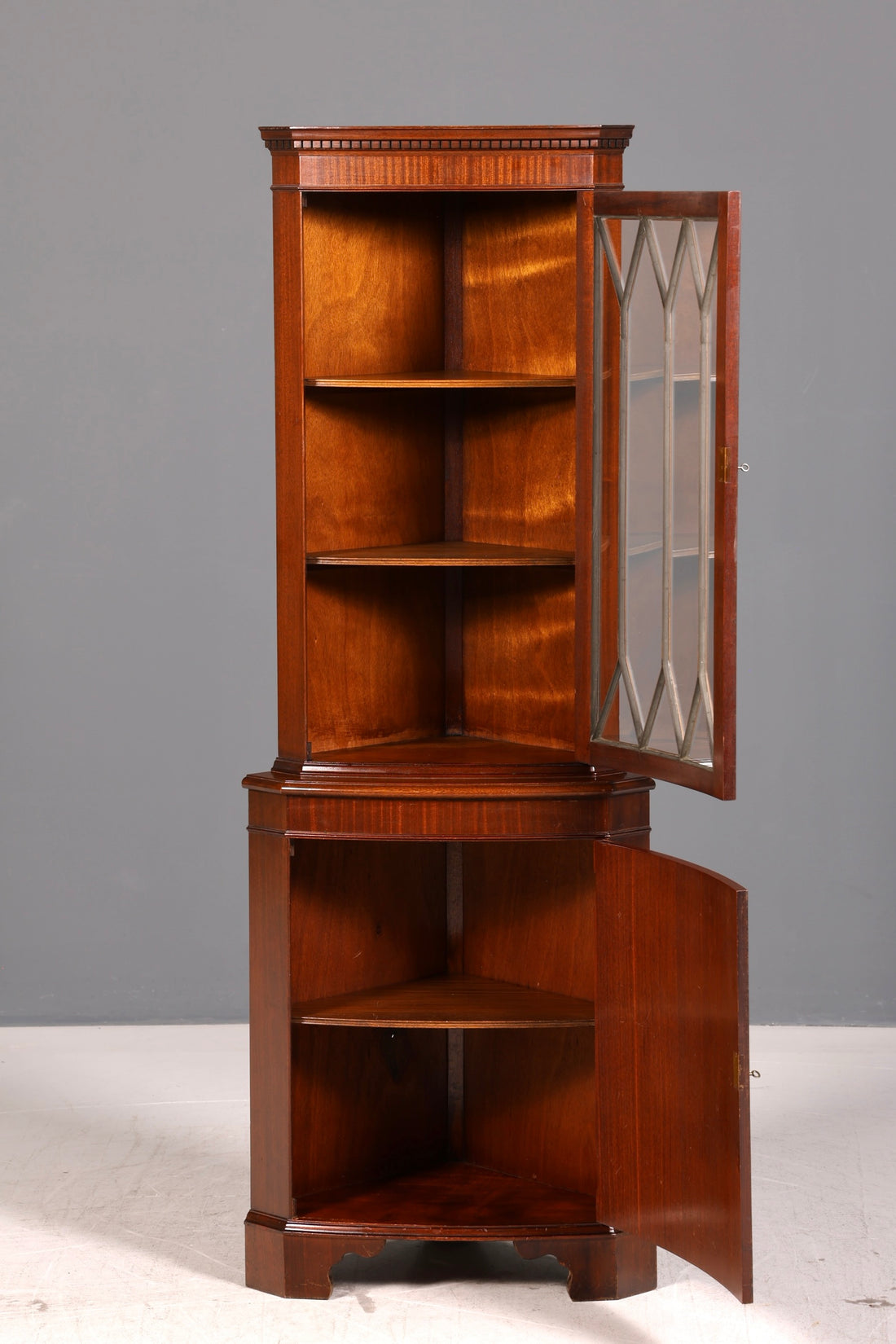 Beautiful English Corner Display Cabinet Mahogany 60s Genuine Wood Cabinet Corner Cabinet Glass Display Cabinet Display Cabinet Vintage