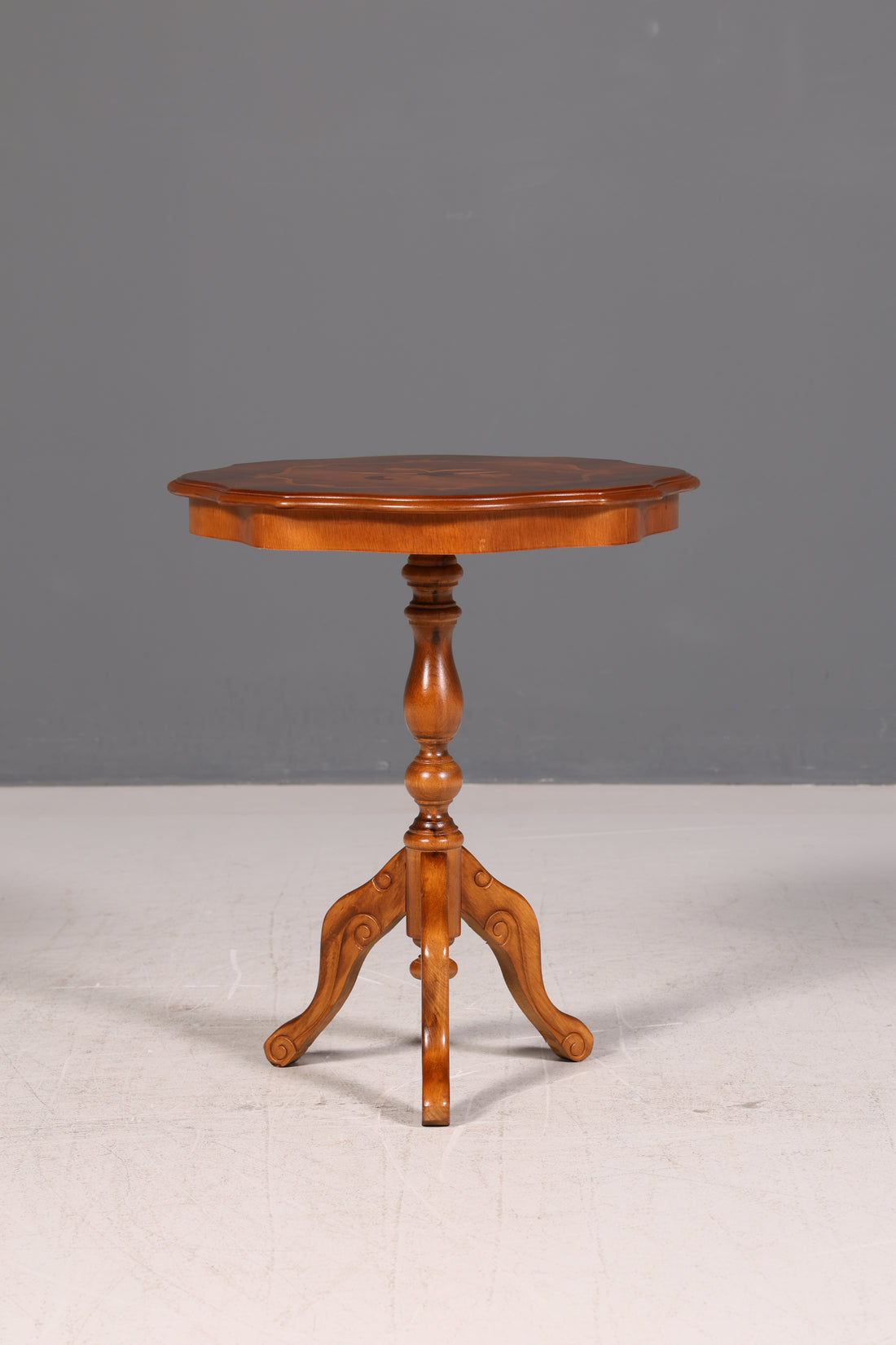 Beautiful Side Table Antique Style Baroque Occasional Table Inlays Side Table Vintage Wood