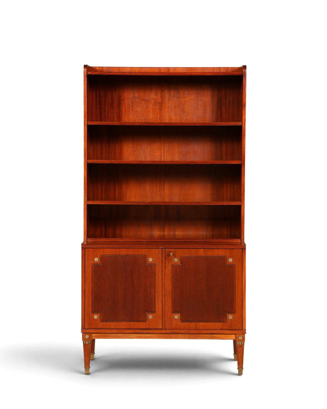 Hauptstadt Möblerei gustavian tarzı masif ahşap kitaplık, ayarlanabilir raflı ve alt dolaplı vintage highboard.