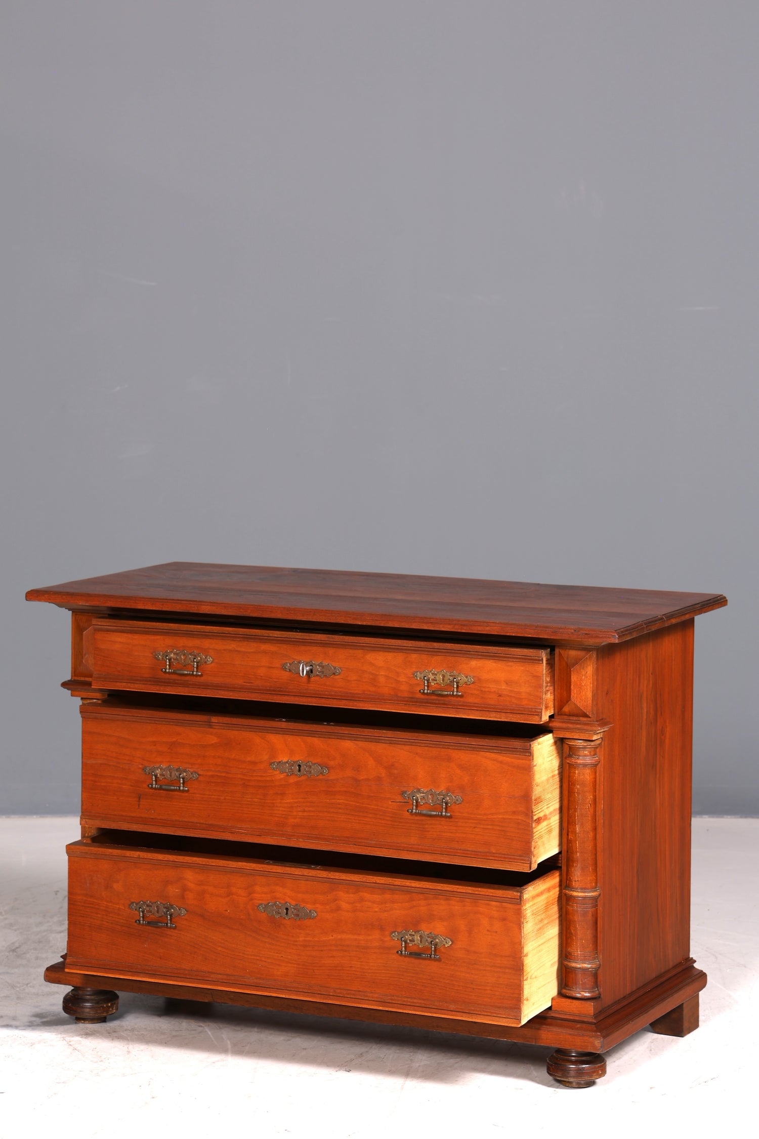 F133 Finish Wunderschöne Gründerzeit Kommode Louis Philippe Nussbaum Schubladen Kommode Sideboard um 1880