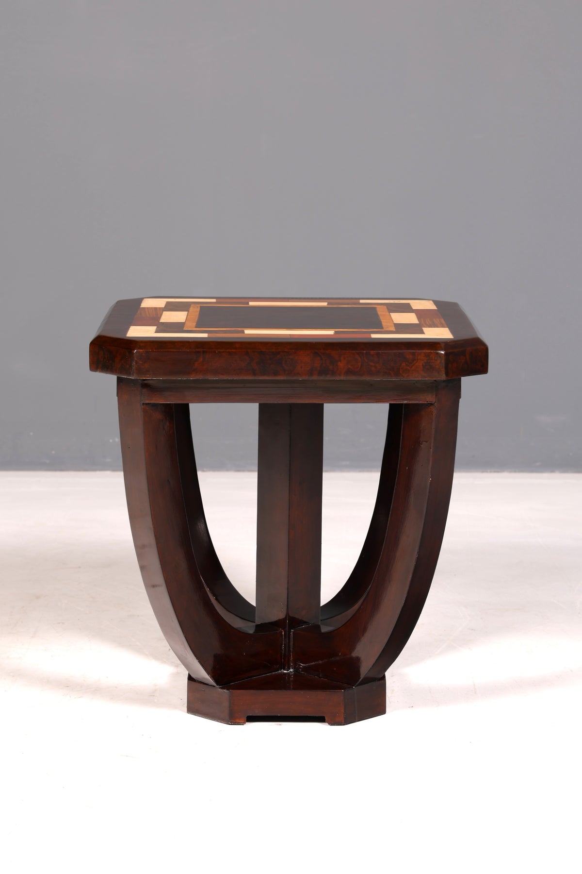 Stylish Art Deco-style side table, antique-style luxury coffee table, occasional table