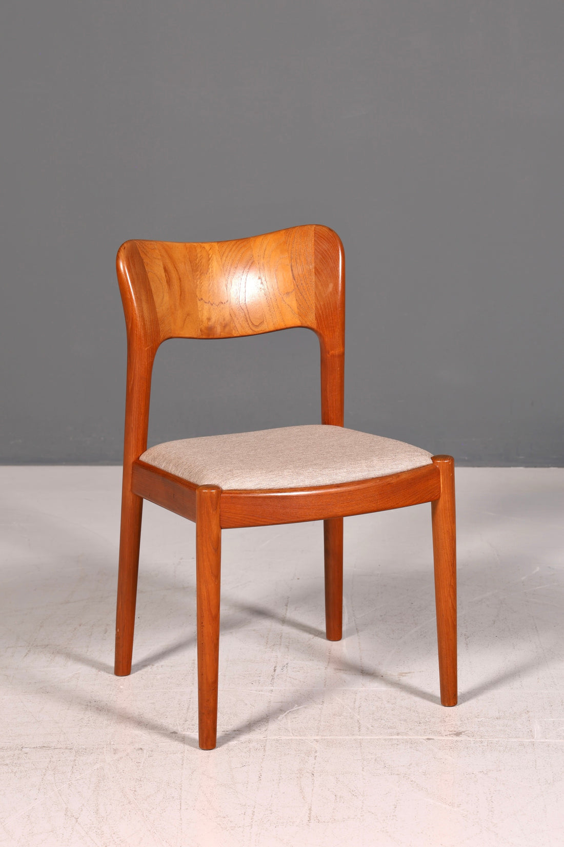Edler Mid Century Stuhl der Marke Niels Koefoed Koefoeds Hornslet Modell 177 Teak Danish Design Esszimmerstuhl Küchenstuhl Vintage