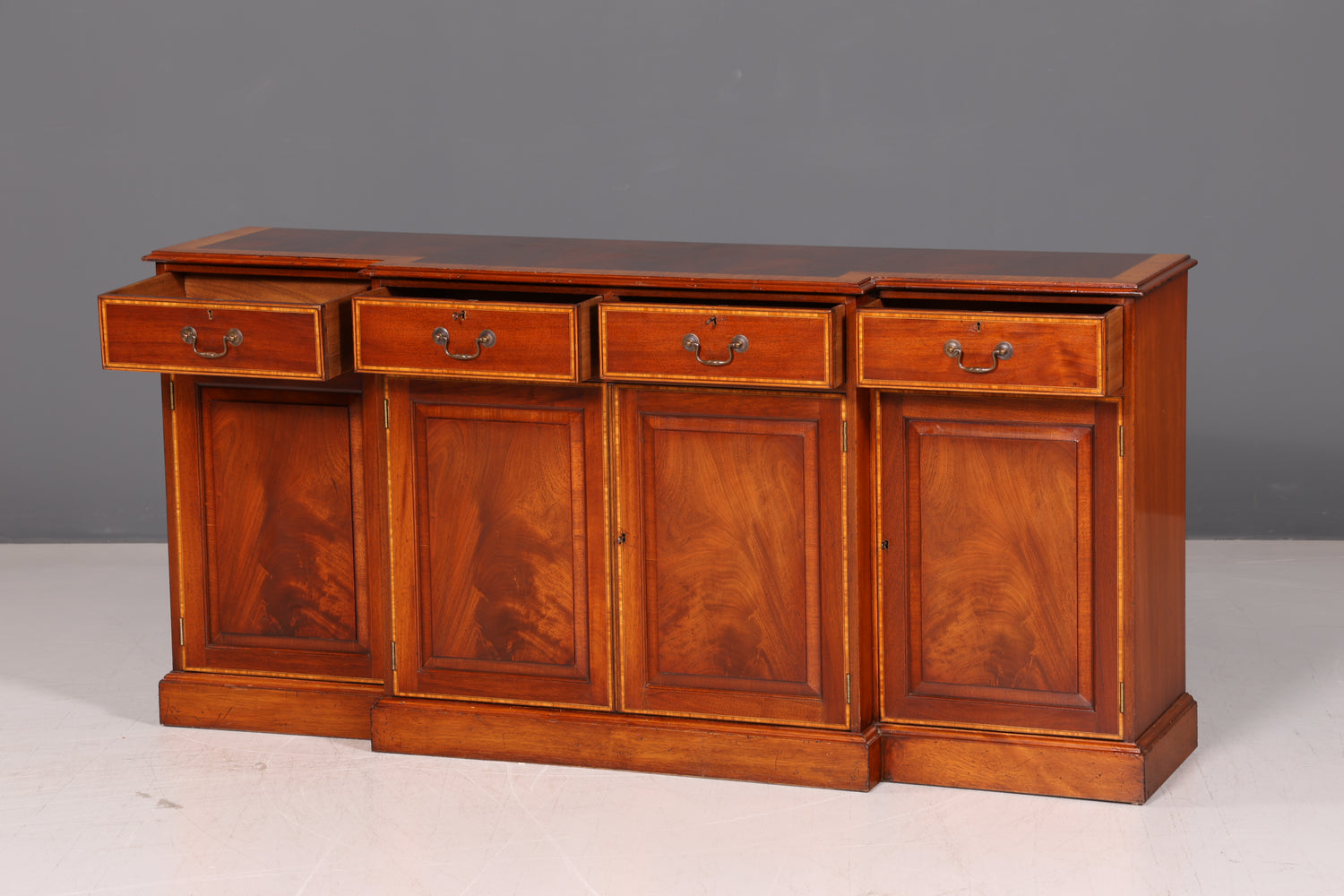 Wunderschönes Englisches Sideboard Mahagoni Schrank 60er Buffetschrank Kommode Anrichte Vintage