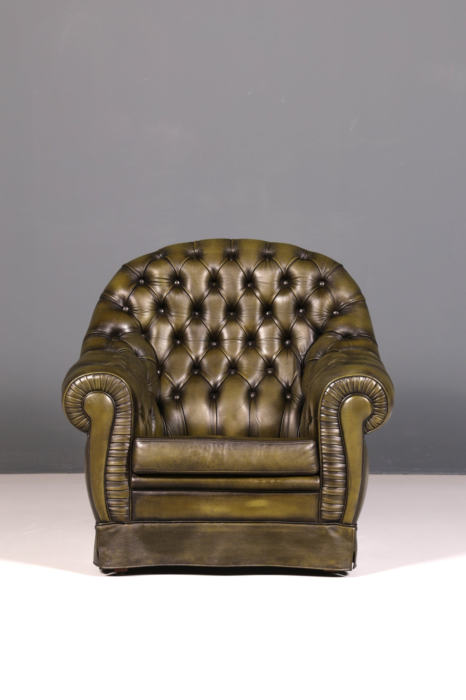 Stilvoller Original Chesterfield Sessel Englischer Armlehnsessel Echt Leder Herrensessel UK