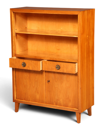 Hauptstadt Möblerei H936 Vintage-Regalschrank aus hellem Holz mit zwei Schubladen und Schranktüren