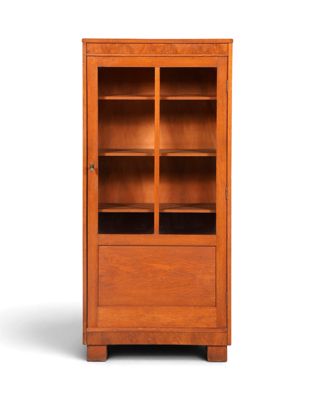 Hauptstadt Möblerei Jugendstil Vitrine aus massiver Eiche mit verglaster Tür und höhenverstellbaren Regalböden