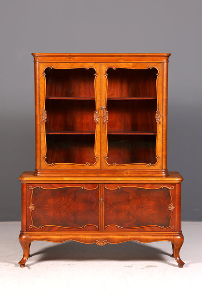 Wunderschöne Chippendale Vitrine im Barock Stil Nussbaum Bücherschrank Glasvitrine Buffet Antik Vintage