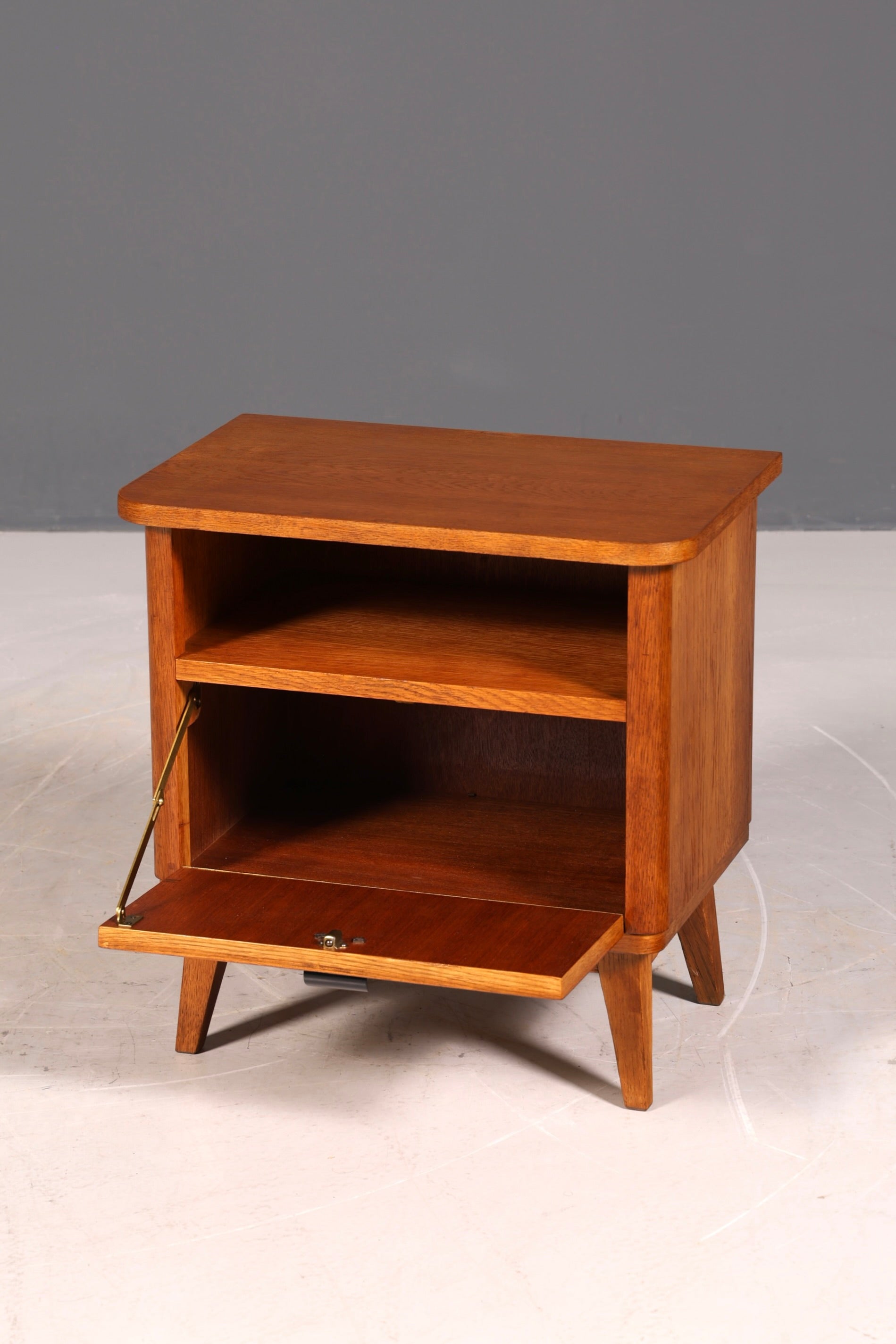 Schlichte Mid Century Kommode Vintage Klappschränkchen Danish Design Nachttisch 1 von 2