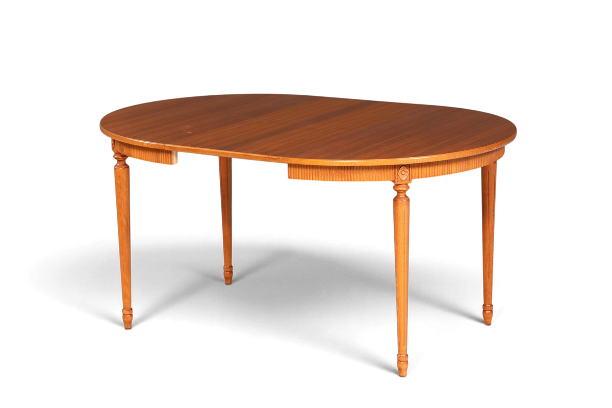Hauptstadt Möblerei ausziehbarer Esstisch im Gustavianischen Stil aus massivem Holz mit eleganter Maserung