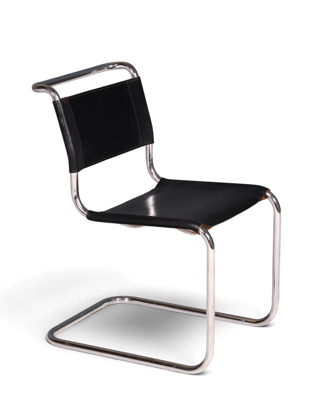 Hauptstadt Möblerei Original Thonet Freischwinger Stuhl aus schwarzem Leder mit verchromtem Stahlrohrgestell