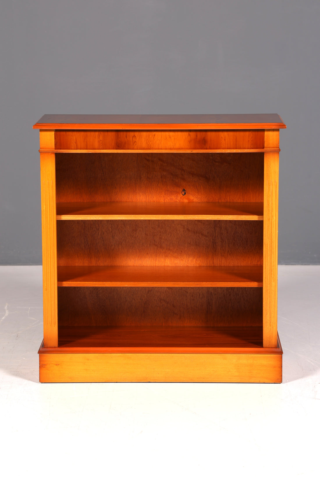 Wunderschönes Englisches Bücherregal Eibe Antik Stil Regal Bookshelf Buchablage Vintage 60s
