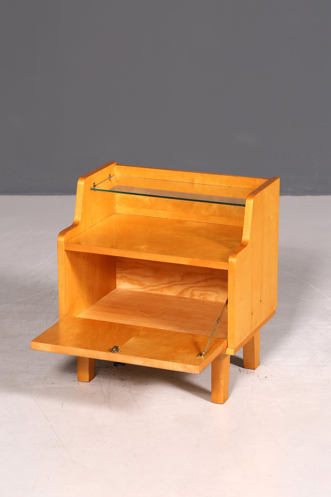 Schlichte Mid Century Kommode Vintage Klappschränkchen Danish Design Nachttisch 1 von 2