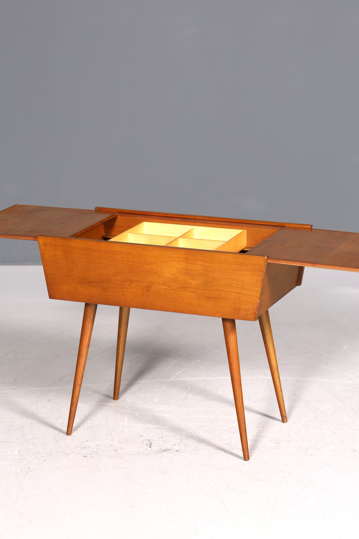 Wunderschöner Mid Century Beistelltisch Retro Nähkasten Vintage Kommode 60er Jahre Nähtisch