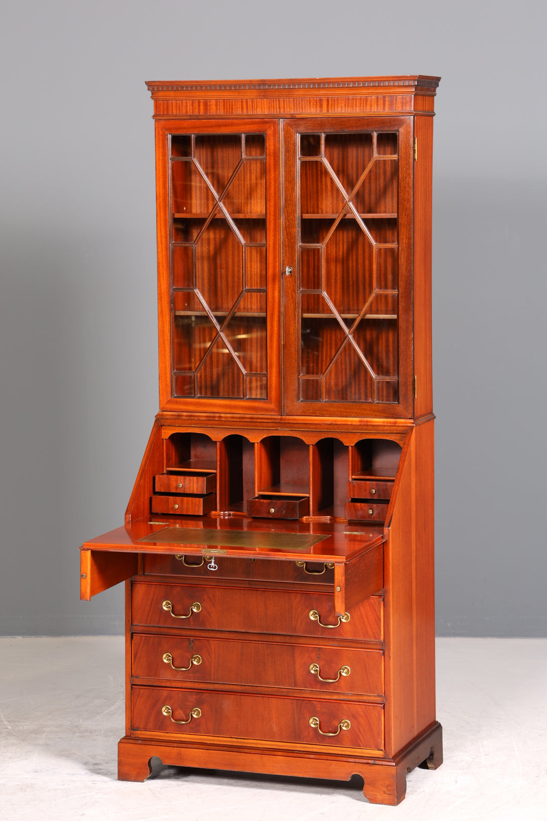 Stilvoller Englischer Sekretär Büro Aufsatzsekretär Antik 60s Vitrinen Schrank UK