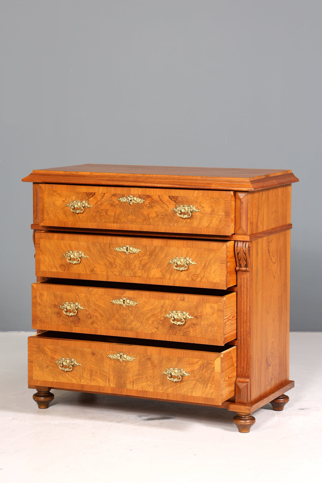 Stilvolle Gründerzeit Kommode Jugendstil Antik Sideboard Schubladenkommode Wäschekommode