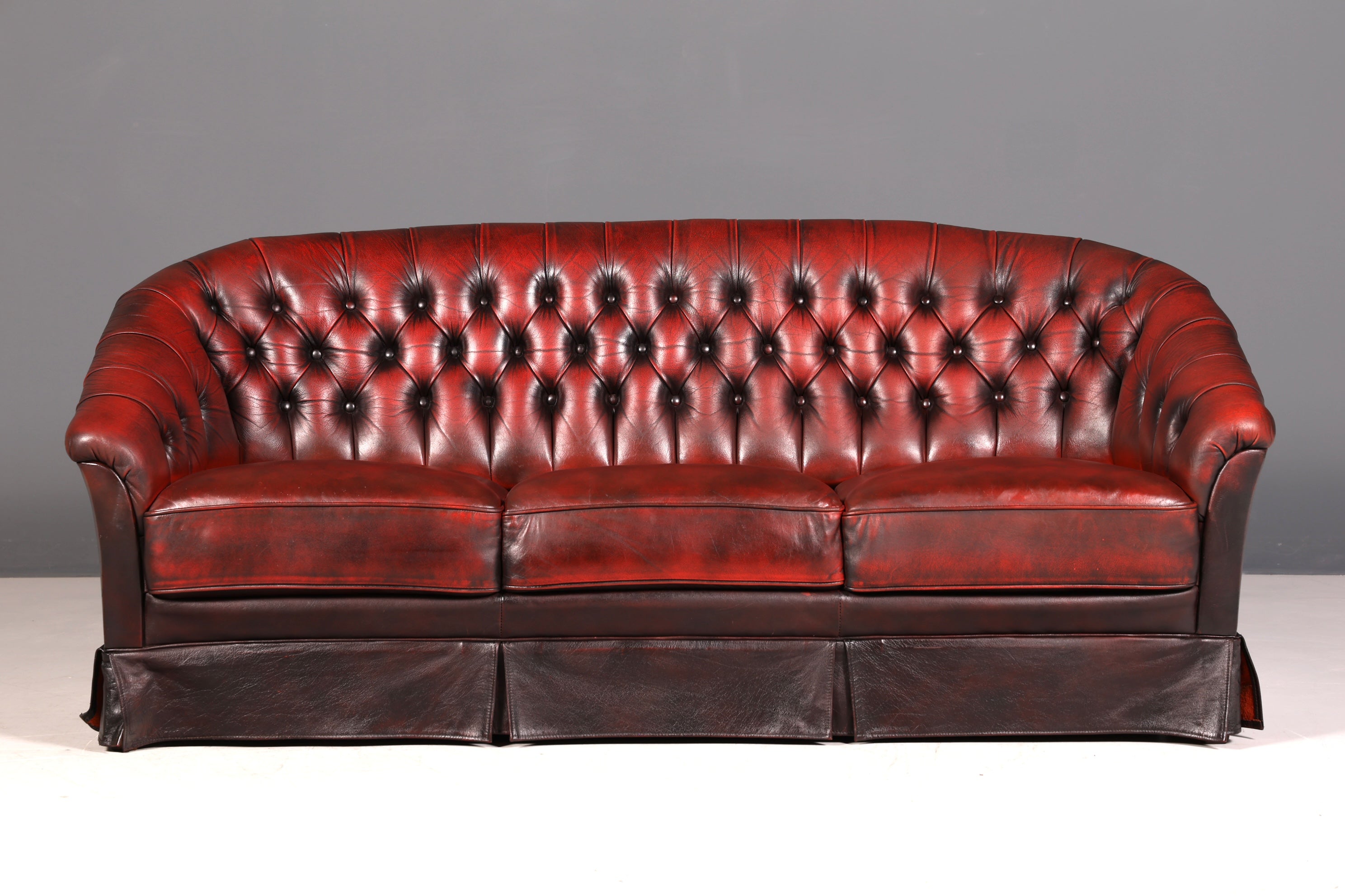 G421 Finish Wunderschönes Original Chesterfield Sofa 3- Sitzer echt Leder Oxblood Couch Englisch (Kopie)