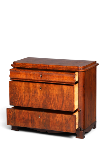 Hauptstadt Möblerei Louis Philippe Kommode aus Nussbaum mit drei Schubladen, antik um 1890, französische Handwerkskunst
