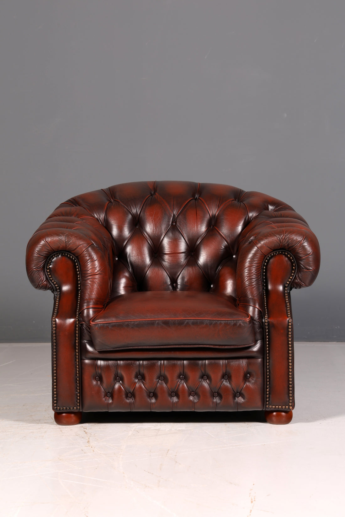 Beautiful original Chesterfield Centurion armchair English armchair with armrests Genuine leather Gentleman’s armchair Vintage 2 of 2