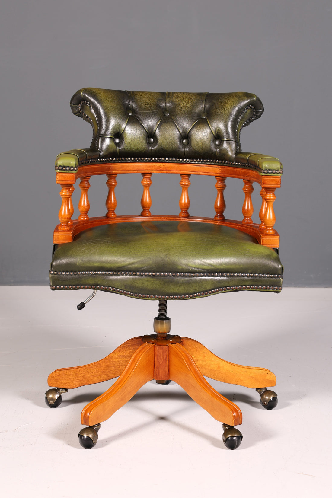 Original Chesterfield Centurion Captain Chair Englisch Grün Echt Leder Sessel Armlehnsessel