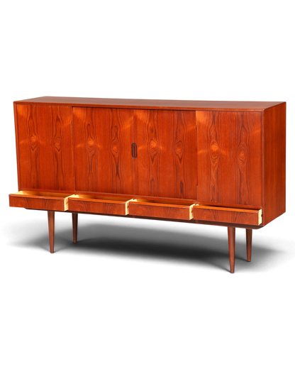 Hauptstadt Möblerei Mid Century Highboard aus massivem Holz im dänischen Design mit ausziehbaren Tablaren