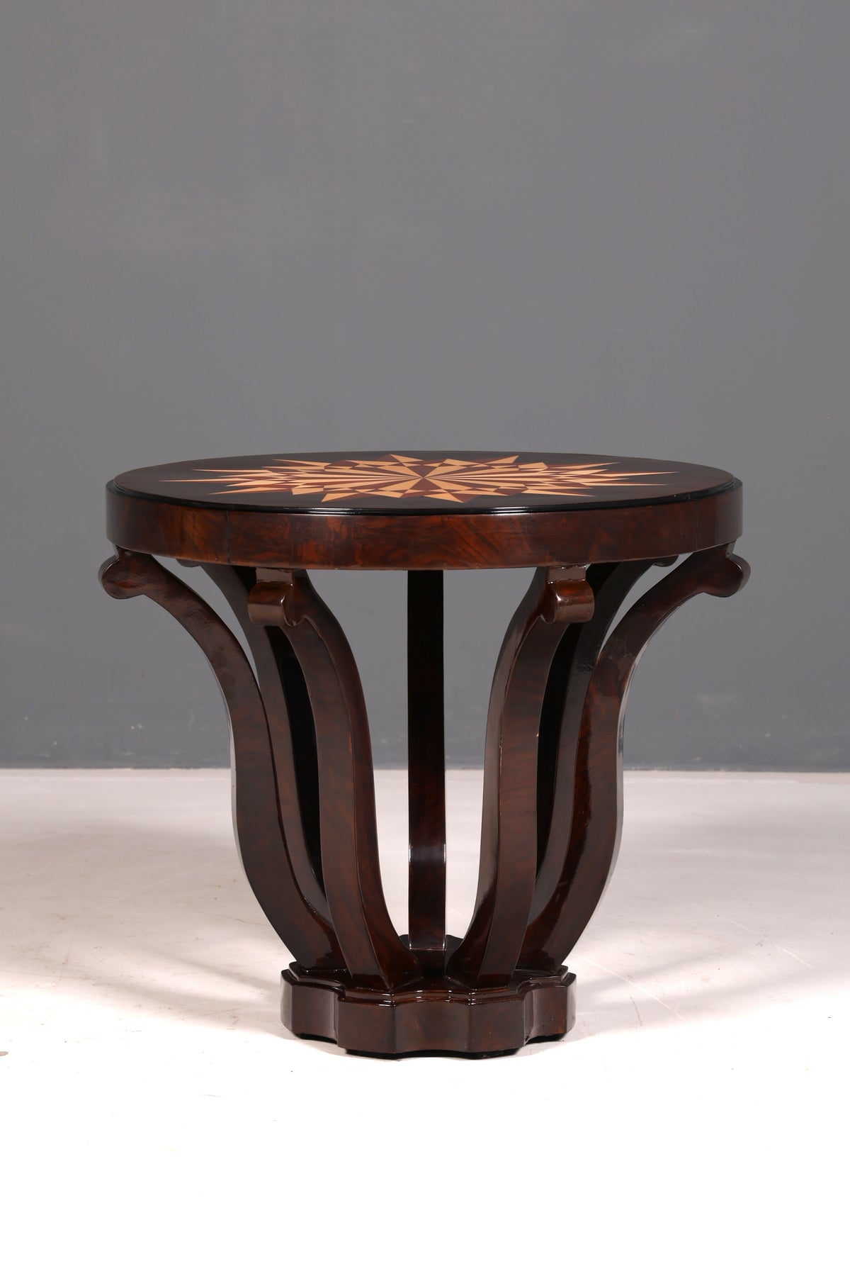 Beautiful Art Deco-style coffee table, antique-style luxury side table, living room accent table