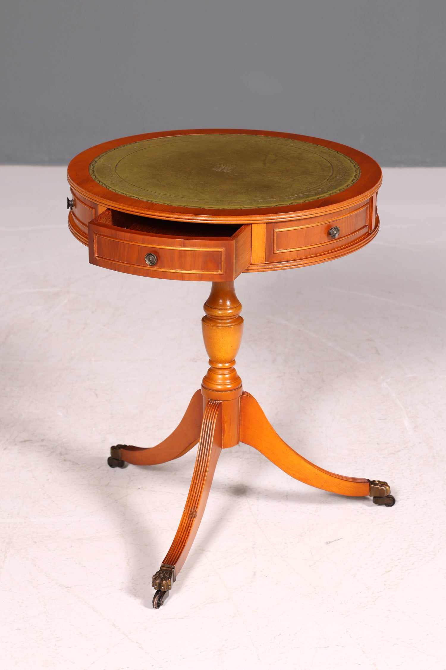 G049 Finish Traumhafter Englischer Tisch Couchtisch Englisch Antik Stil Ablagetisch Regency Stil Beistelltisch