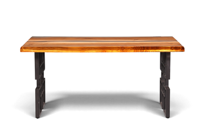 Hauptstadt Möblerei Esstisch aus massivem Nussbaumholz mit klarem Epoxidharz River Table Design und schwarzen Metallbeinen