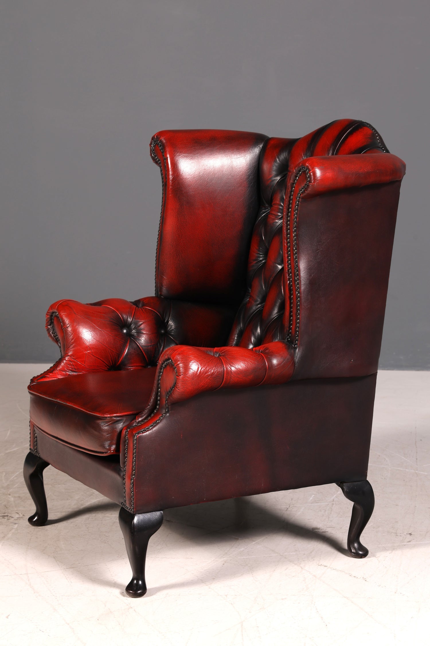 Original Chesterfield Ohrenbacken Sessel Queen Anne Englisch Oxblood Leder Herrensessel UK Armlehnsessel 1 von 2