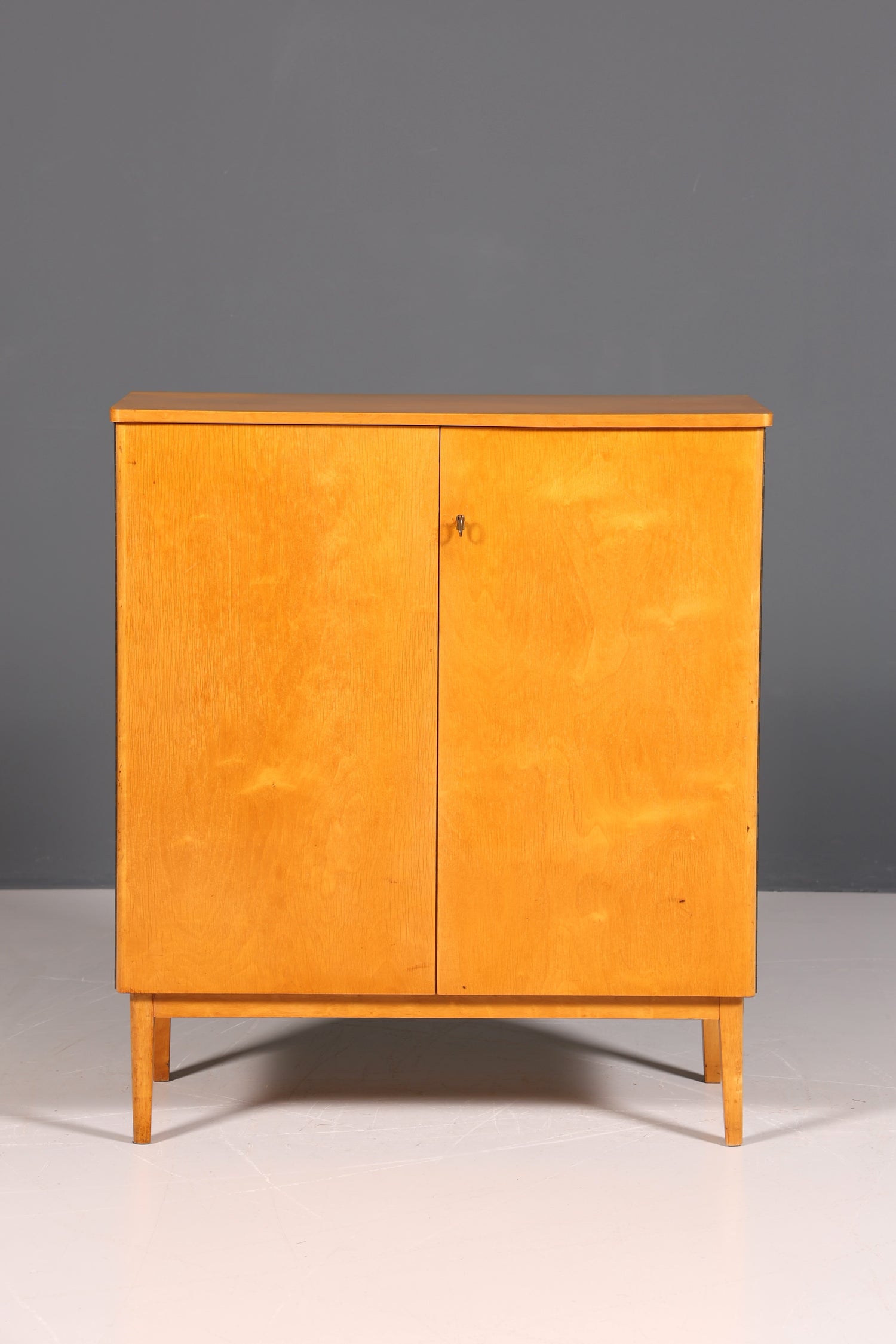 Stilvoller Mid Century Schrank 60er Jahre Wäscheschrank Aktenschrank Kommode