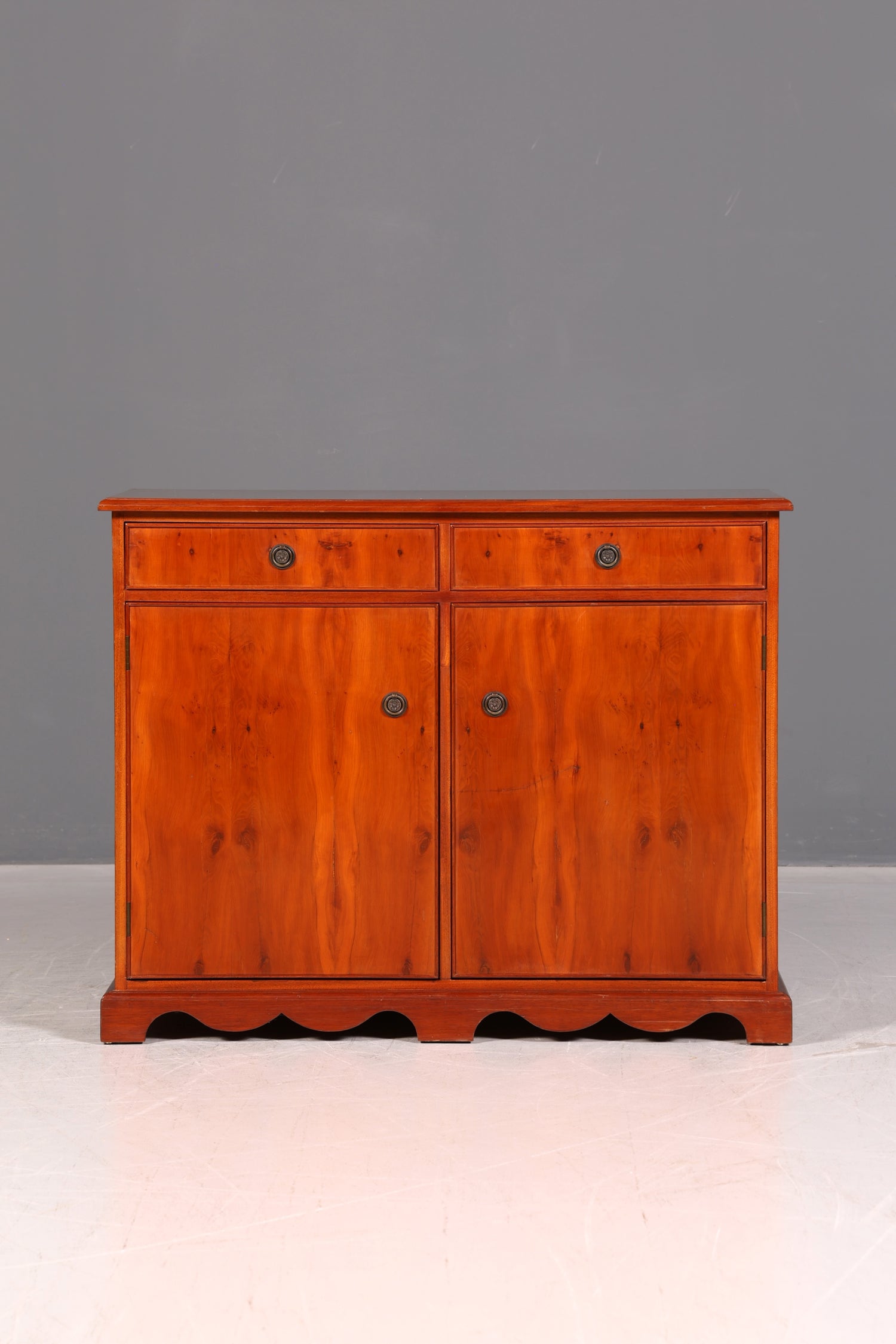 Wunderschöner Englischer Schrank Kommode Eibe Anrichte Buffet Sideboard Vintage