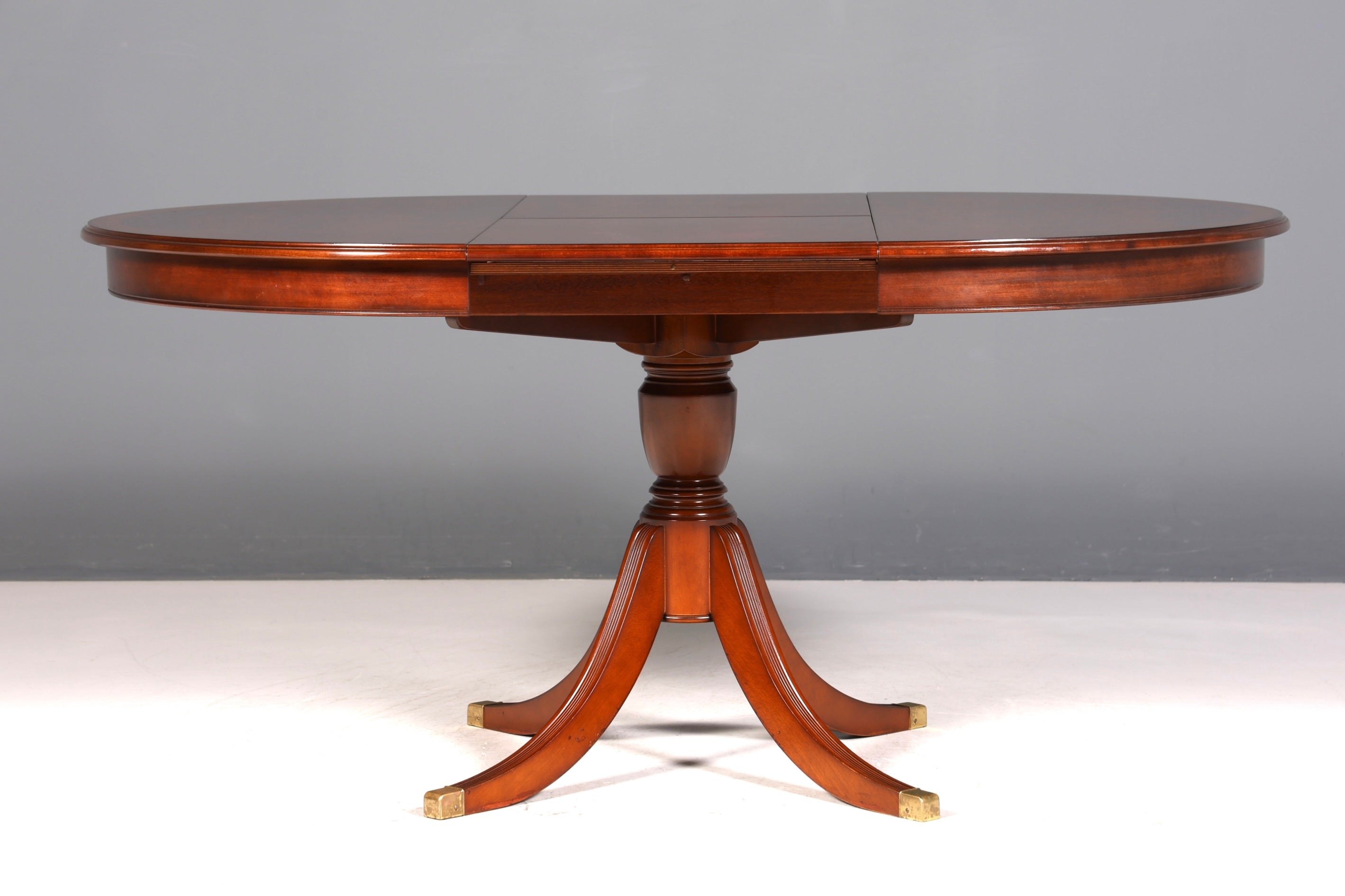 Beautiful original Heldense extendable dining table, mahogany, English antique style, 60s kitchen table