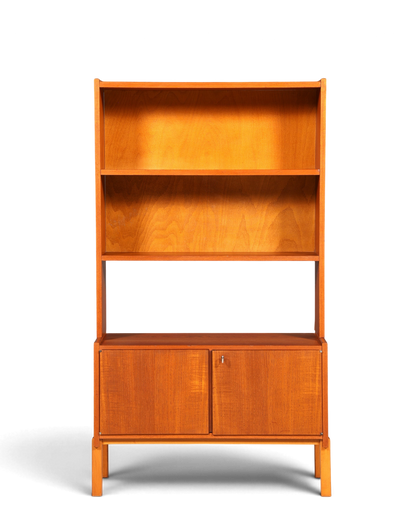 Hauptstadt Möblerei Mid Century Regal aus massivem Holz im skandinavischen Danish Design mit Schrank und Regalböden