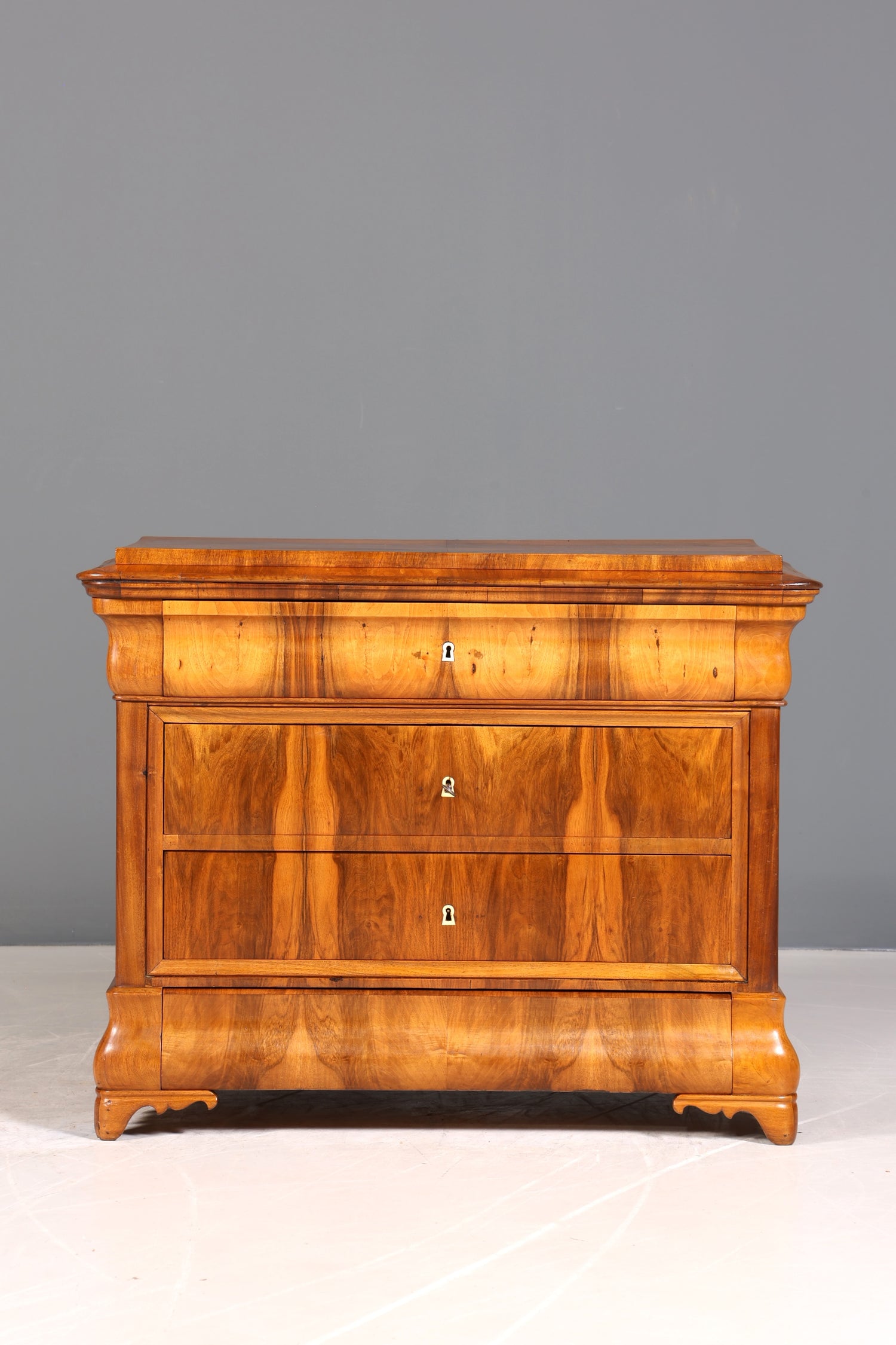 Stilvolle Original Biedermeier Kommode um 1860 Antik Schrank Schubladenkommode Wäschekommode