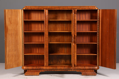 Beeindruckende Original Art Deco Vitrine Nussbaum Bücherschrank Glasvitrine Schrank Antik Massivholz Vintage