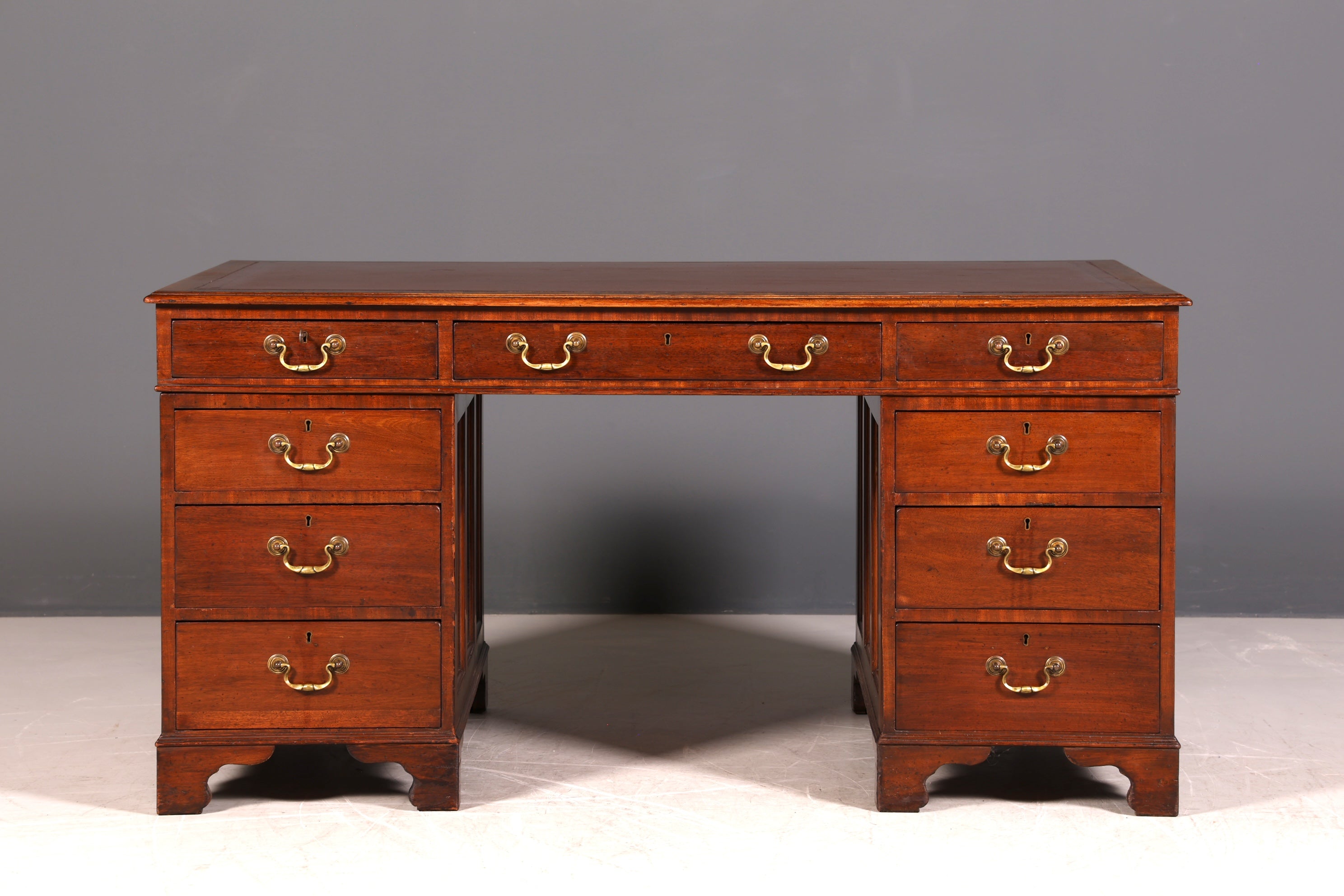 Wunderschöner Englischer Schreibtisch echt Lederauflage Bürotisch Antik Stil Office Desk