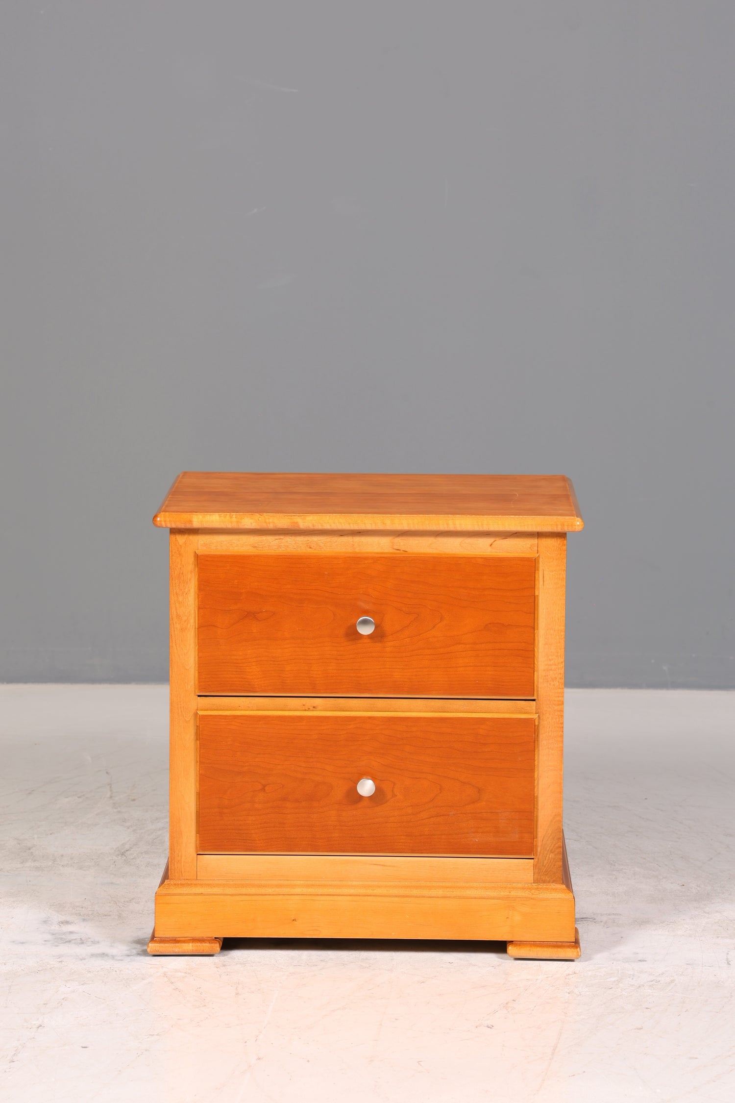 Wunderschöne Kommode der Marke Drexel Heritage Antik Stil Nachttisch USA Schlafzimmer Kommode 1 von 3