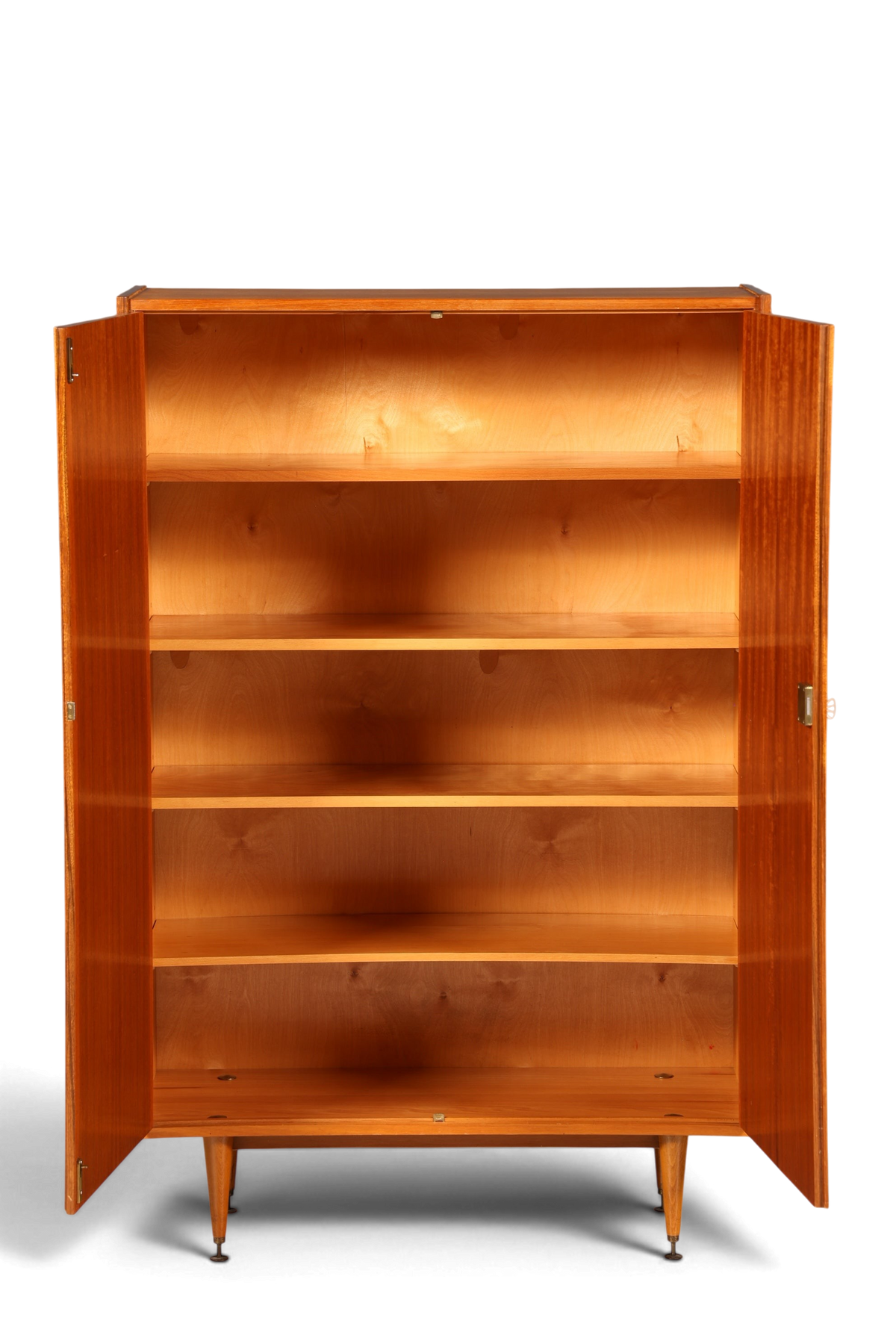 Hauptstadt Möblerei Mid Century Kleiderschrank aus Holz mit höhenverstellbaren Einlegeböden im Retro-Design