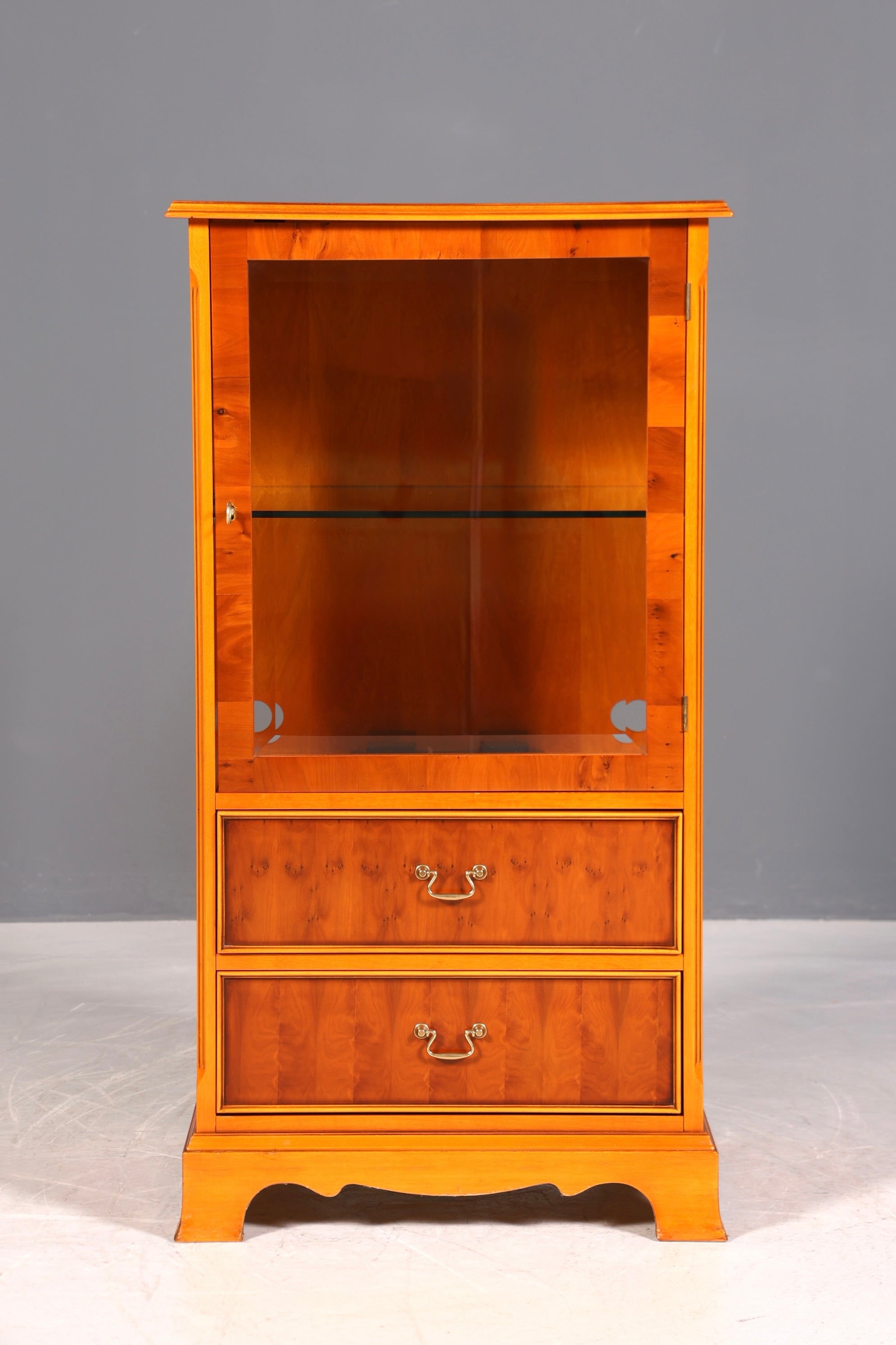 G015 Finish Wunderschöne Englische Vitrine Eibe Bücherschrank Buffet Antik Stil Glasvitrine