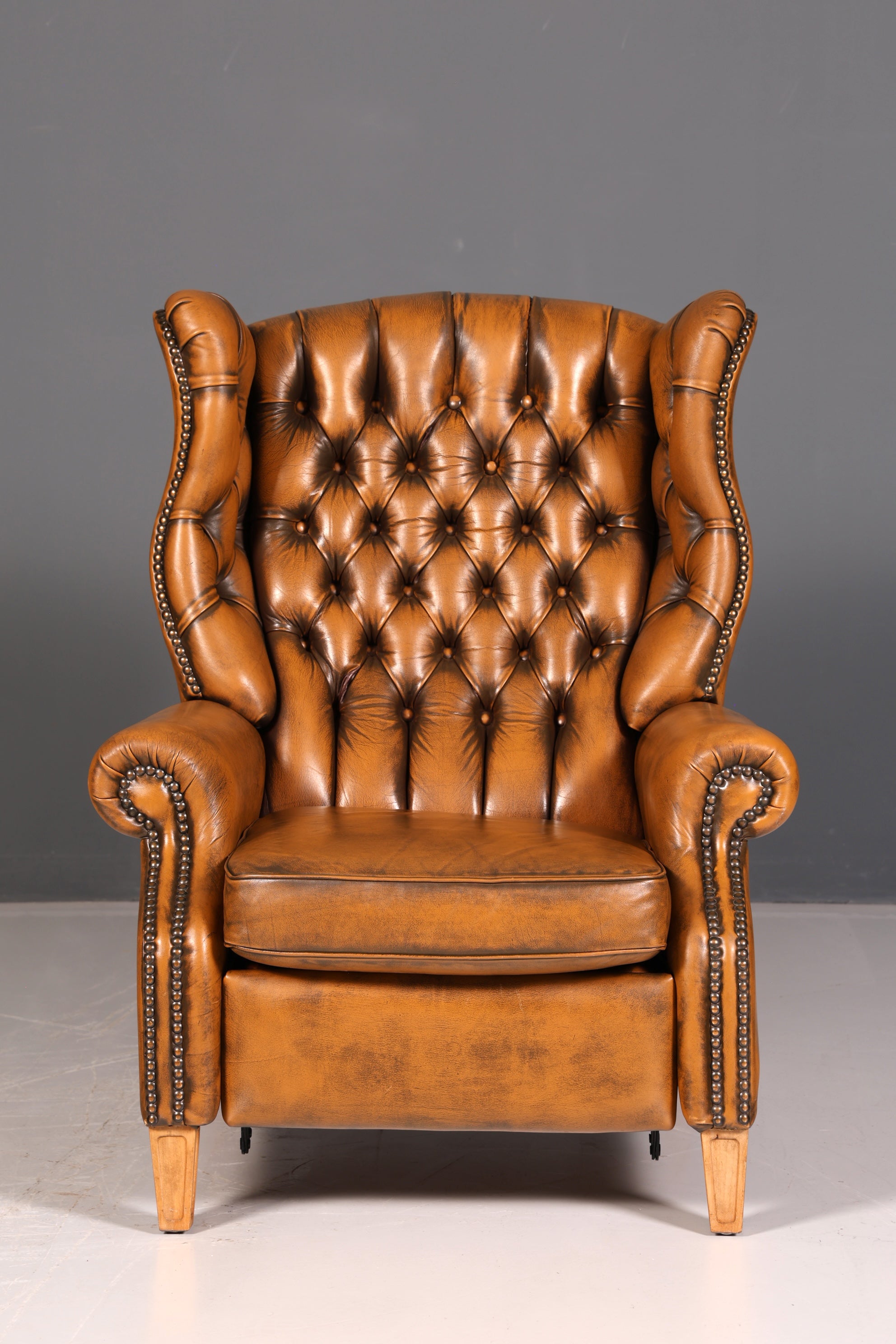 Original Chesterfield Ohrensessel Echtleder Englisch Herrensessel Ledersessel Weichleder Liegefunktion Antik Vintage