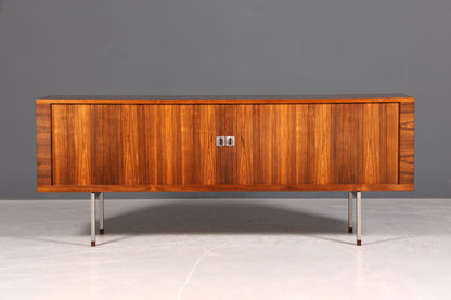 Beeindruckendes Original Hans J. Wegner für RY Møbler Modell RY 25 Sideboard Palisander Holz TV Kommode Vintage Schiebetür Schrank 1 von 2