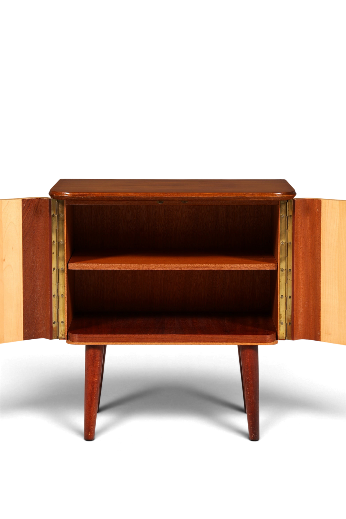 Hauptstadt Möblerei Mid Century Kommode aus Holz mit zwei Türen und Einlegeboden im 60er Jahre Vintage Design