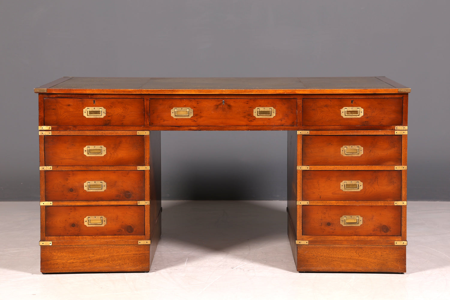 Wunderschöner Maritimer Schreibtisch Englischer Military Chest Bürotisch Office Table