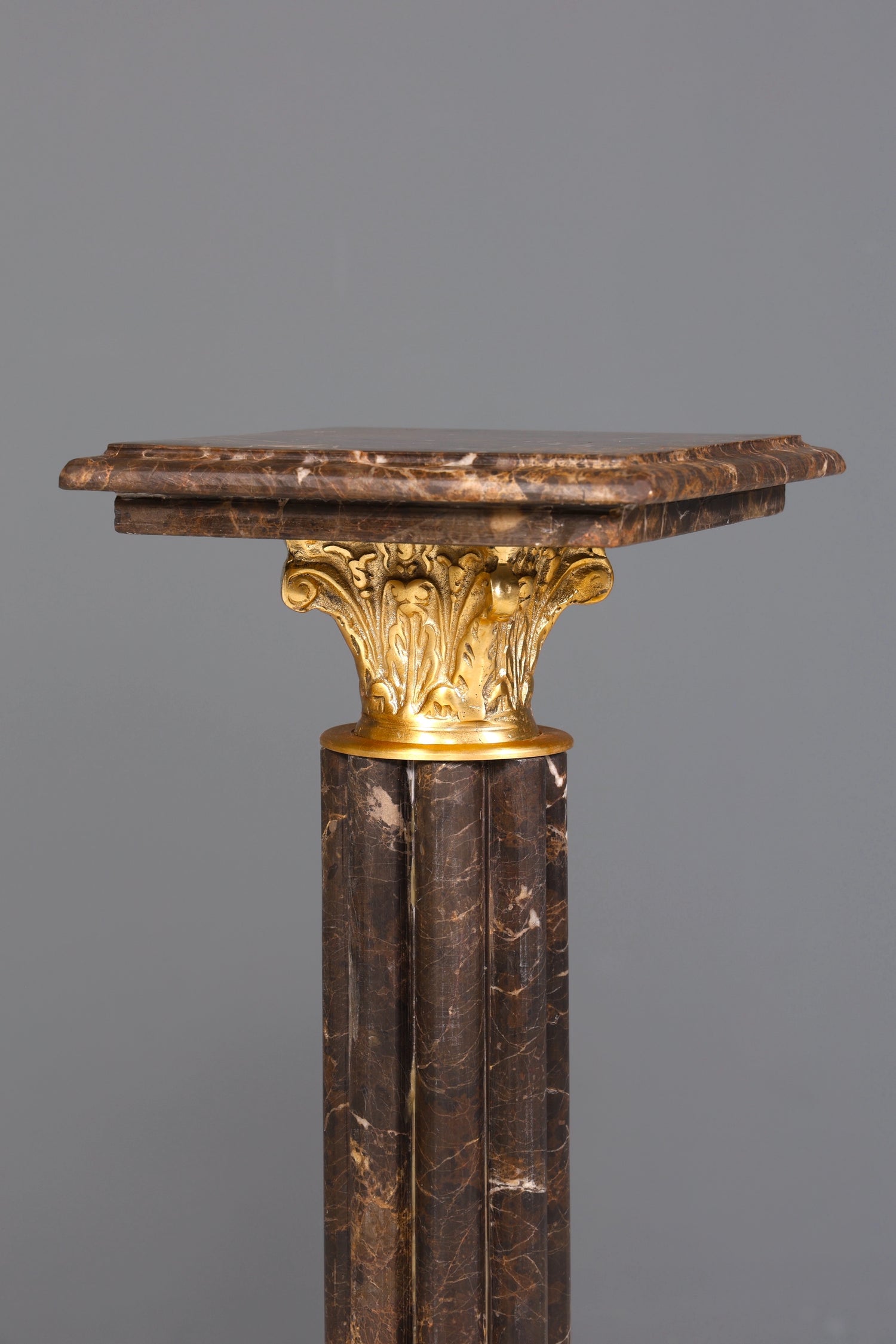 Edle Barock Stil Säule Louis XV Marmor Blumensäule Naturstein Sockel Ablage