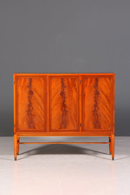 Wunderschöner Schrank im Gustavianischen Stil 60er Jahre Wäscheschrank Vertiko Mid Century Aktenschrank Kommode