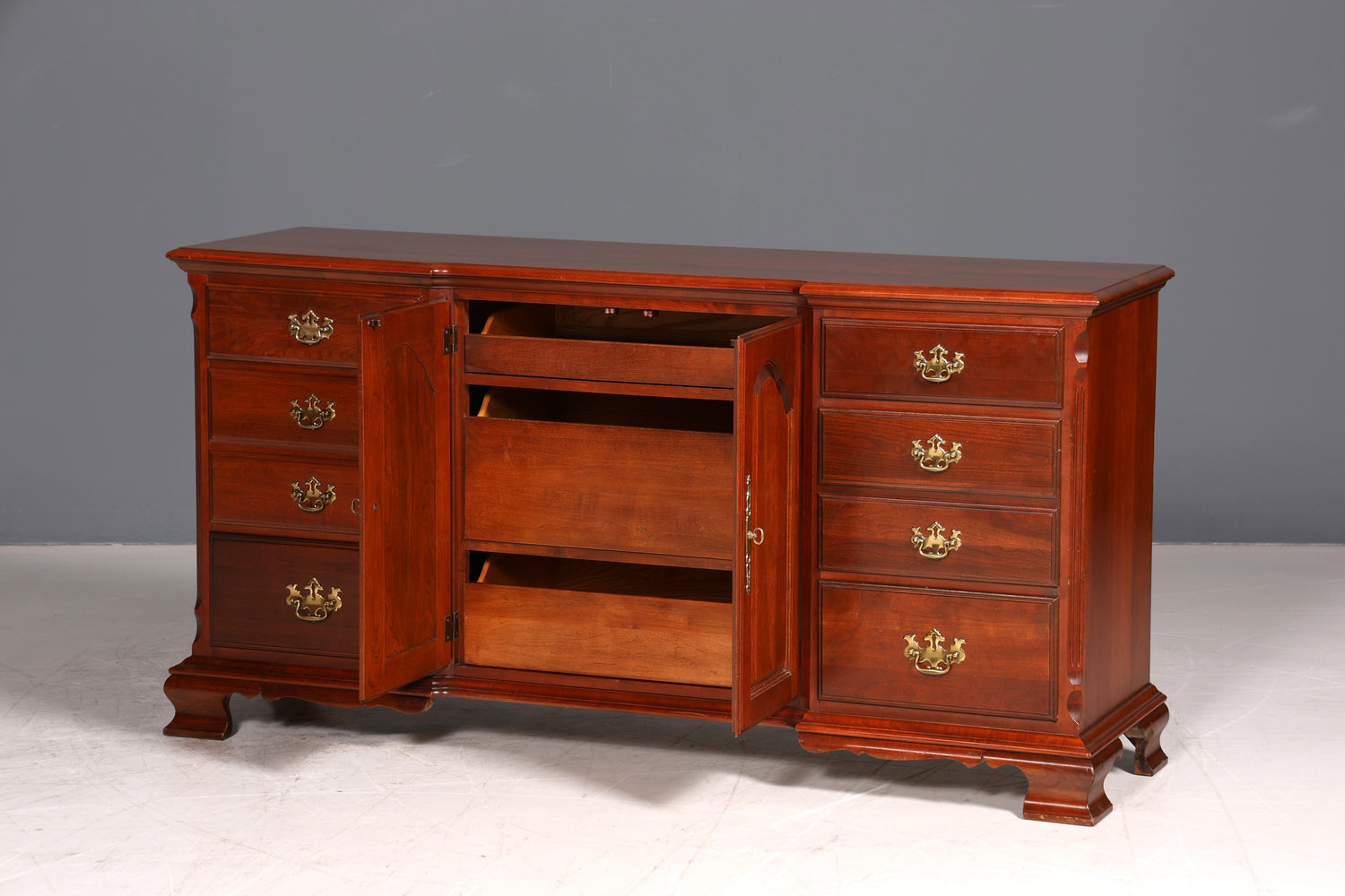 Stilvolles Sideboard der Marke Pennsylvania House USA Antik Stil Kommode Anrichte Schrank