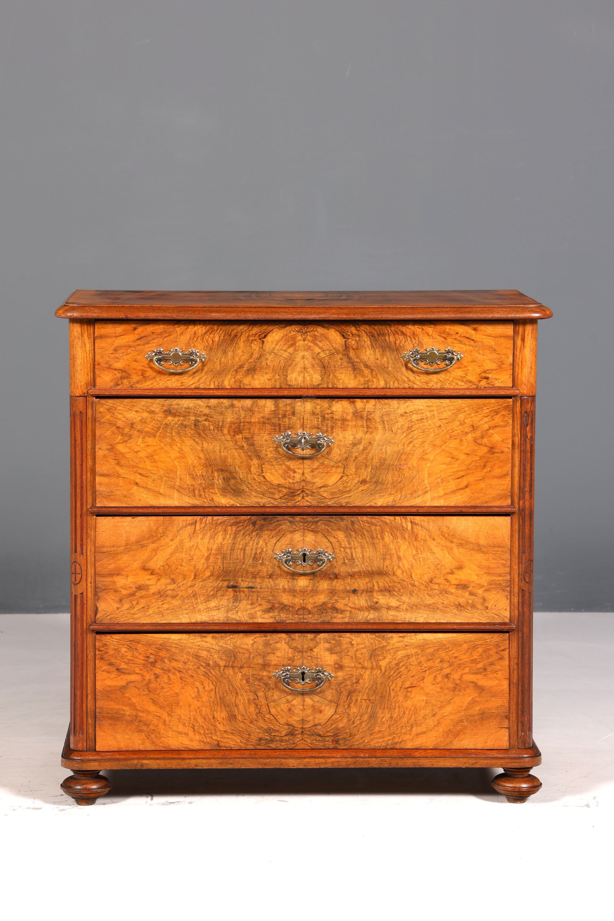 Stilvolle Louis Philippe Kommode Biedermeier Antik Schubladen Kommode Wäschekommode