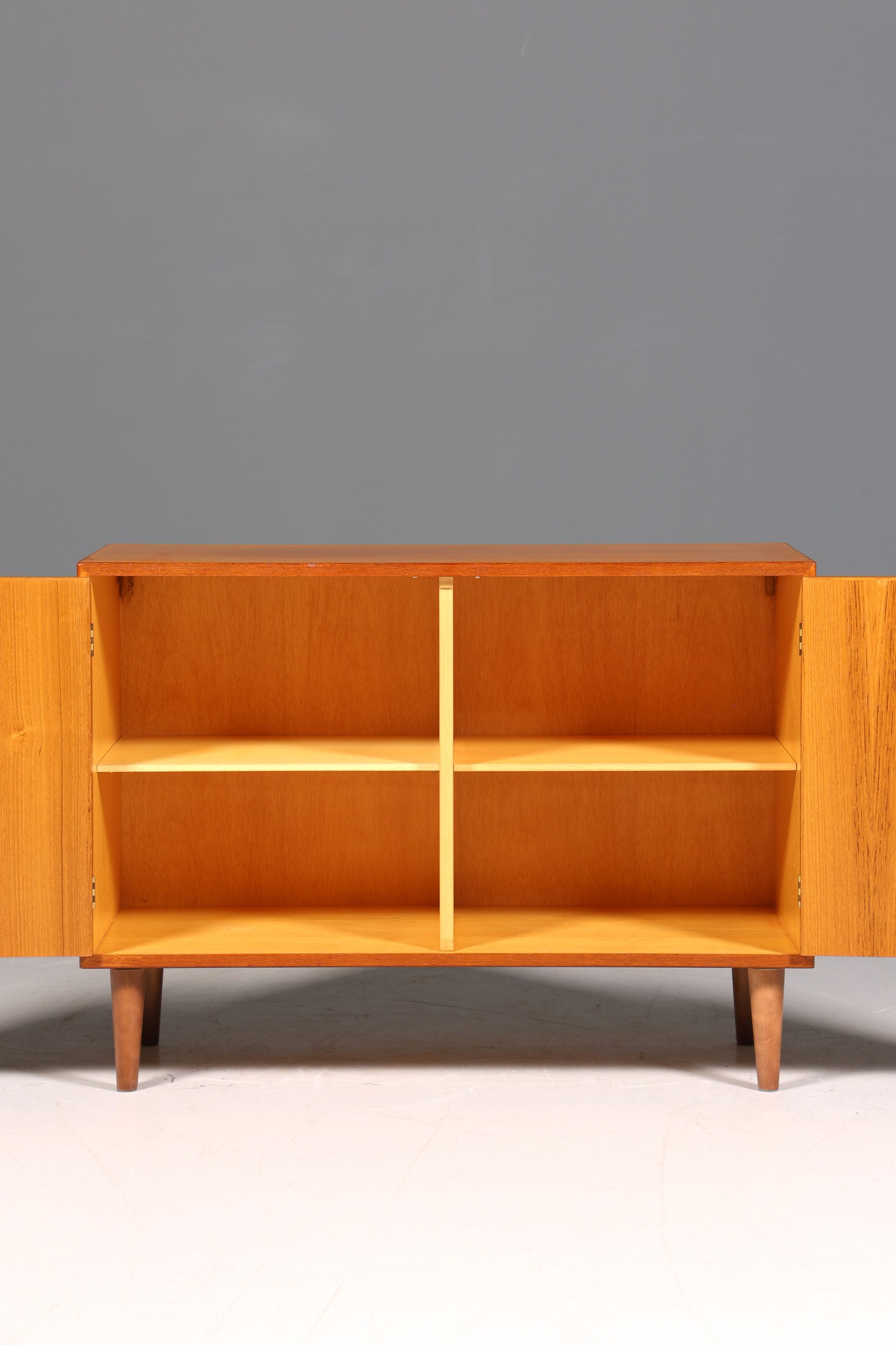 Wunderschöner Mid Century Schrank Vintage Kommode Teak Holz Retro Flur Kommode 60s Regal Sideboard