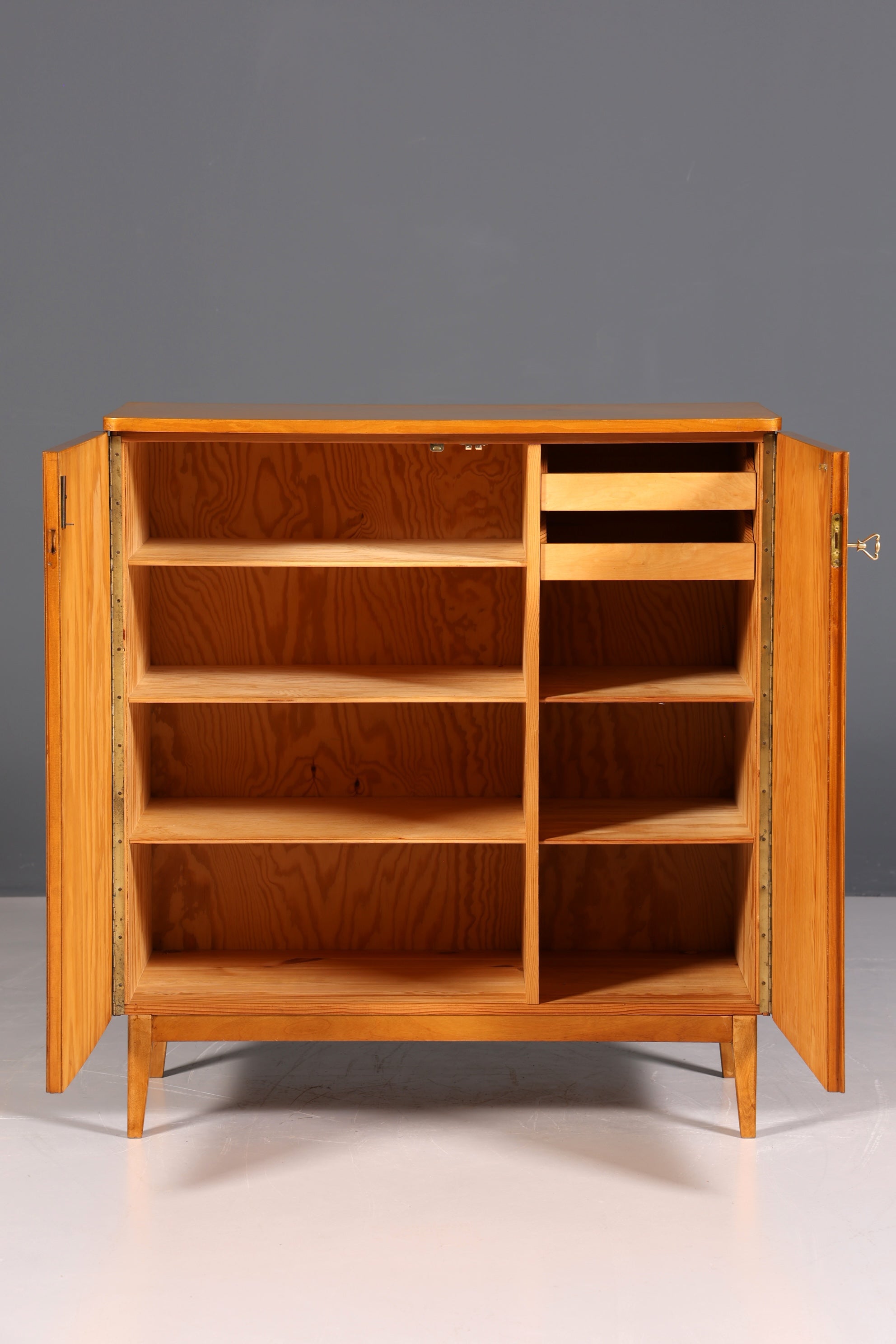 Wunderschöner Mid Century Schrank 60er Jahre Wäscheschrank Aktenschrank Kommode