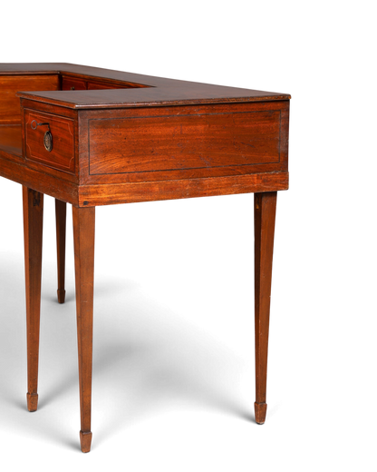 G621 Finish Filigraner Englischer Schreibtisch Englisch Desk Bürotisch 60s Office Table (Kopie)