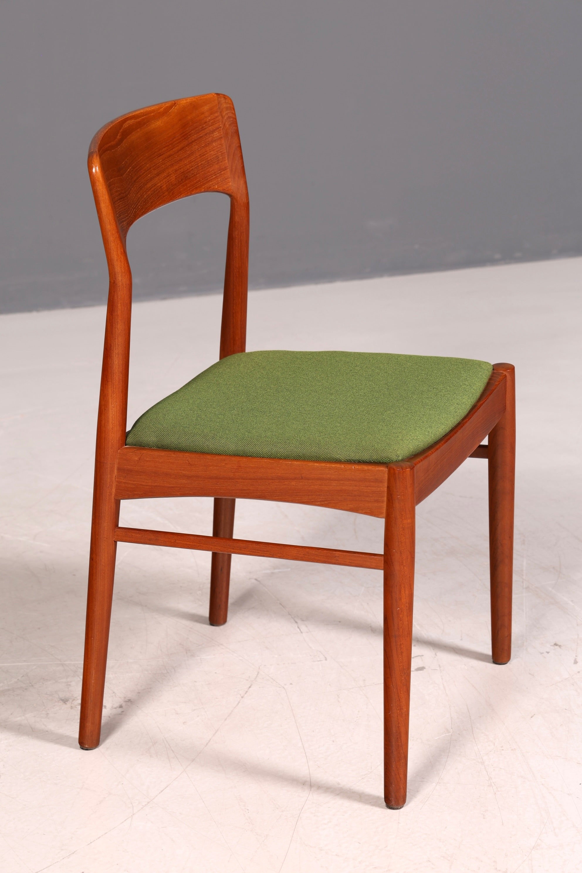 Mid Century Esszimmerstuhl Teakholz Henning Kjærnulf Korup Stolefabrik 60er Dänisch
